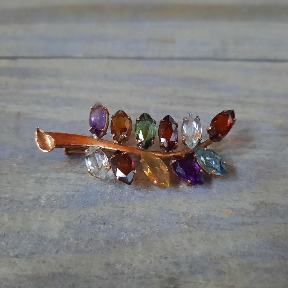 Vintage 18K Yellow Gold Custom Leaf Design Multi Coloured Gemstones Brooch